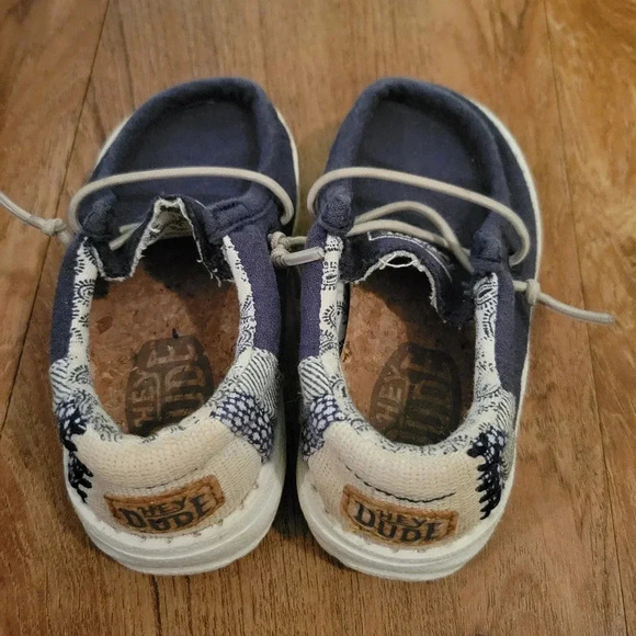 Hey Dude Wally Navy Break Stitch Toddler Shoes Size 6 - Picture 2 of 5